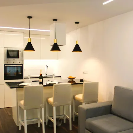 G 0.6 - G.oogle Nest Smart House *